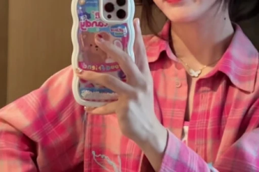 千万网红“留几手”塌房